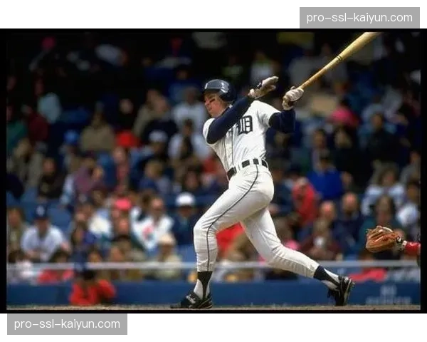 特写：老虎队老将米格尔-卡布雷达击出生涯第3154安，独占历史安打榜第20位